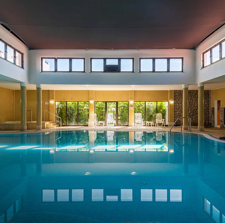 Piscina Interior do Golden Club Cabanas