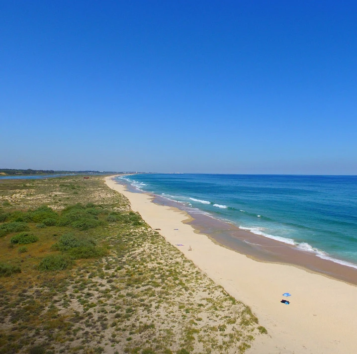 Vista aérea da praia de Cabanas de Tavira Poente